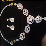 Quality Pear And Stone Necklace Set