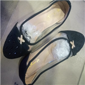 Ladies flat shoes