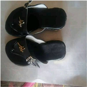 LADIES SLIPPERS