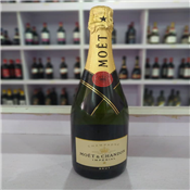 MOET & CHANDON CHAMPAGNE