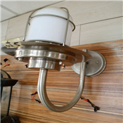 OUTDOOR WALL LIGHT