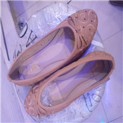 Women's flat shoes