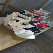 WOMEN'S LEATHER STRAP SANDAL