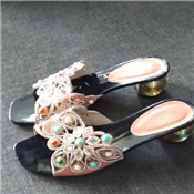 WOMEN FASHIONABLE LOW HEEL SLIPPERS