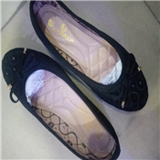 Ladies flat shoes