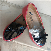 Ladies flat shoes