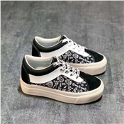 Unisex Lightweight Running Slip On Tennis Sneakers 