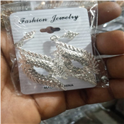Designer fashion earrings 