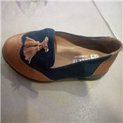 Women's flat shoes