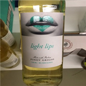 750ML LIGHT LIPS PINOT GRIGIO WINE
